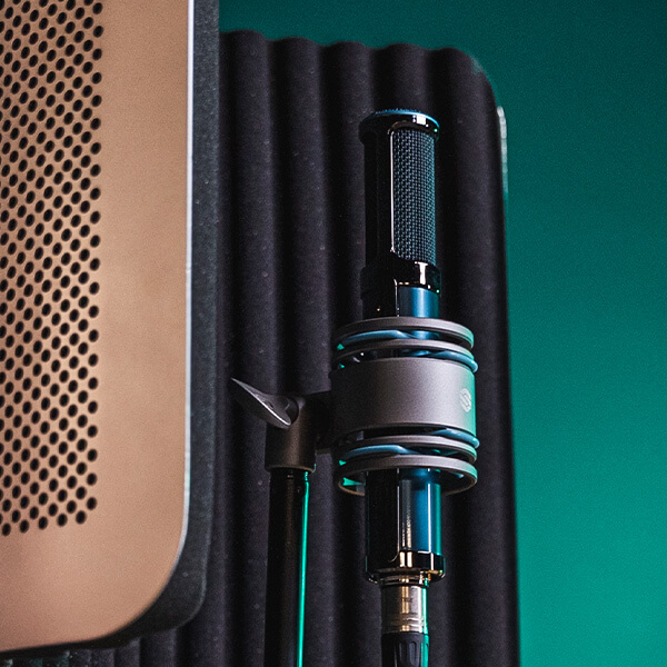 Sterling ST170 active ribbon microphone in use.